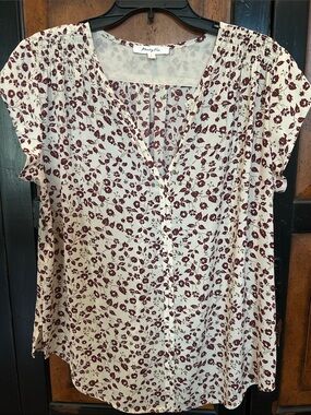Monday Fun Cream Floral V-Neck Short Sleeve Blouse